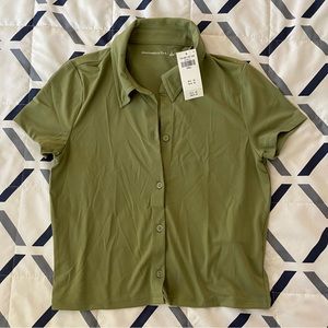 Abercrombie & Fitch crop button up- brand new never worn